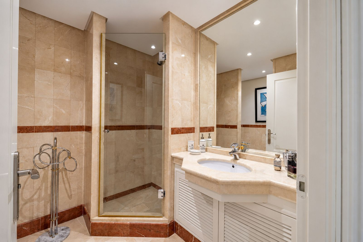 Huis te koop in Puerto Banús | 4 slaapkamers H5526928