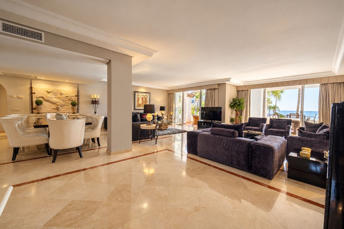 Huis te koop in Puerto Banús | 4 slaapkamers H5526928