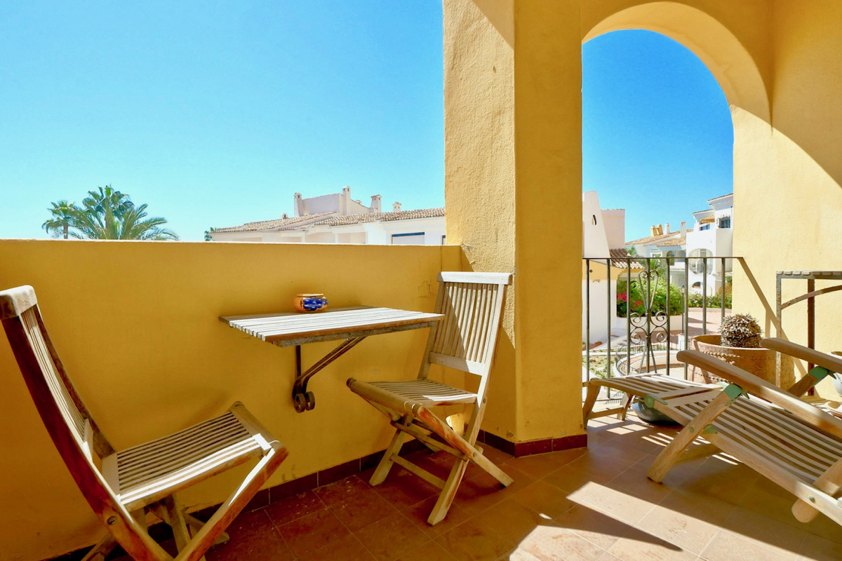 Tussenverdieping Appartement in Puerto de Cabopino-1