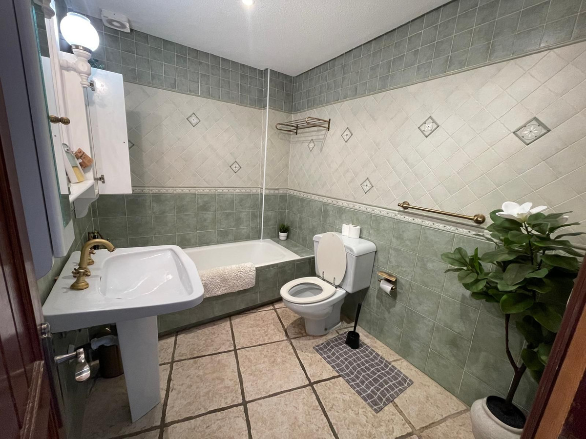 Appartement te koop in Puerto de Cabopino | 4 slaapkamers H5050021