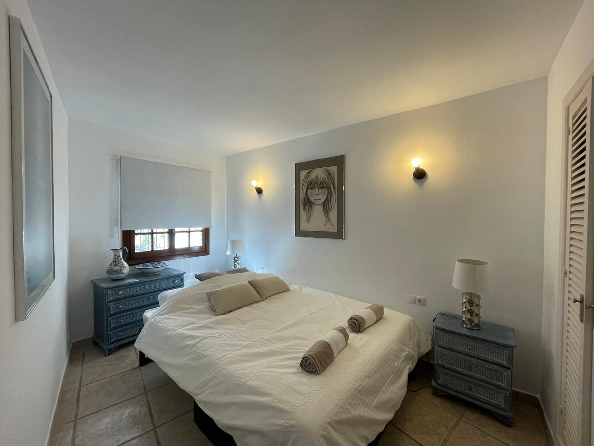 Appartement te koop in Puerto de Cabopino | 4 slaapkamers H5050021
