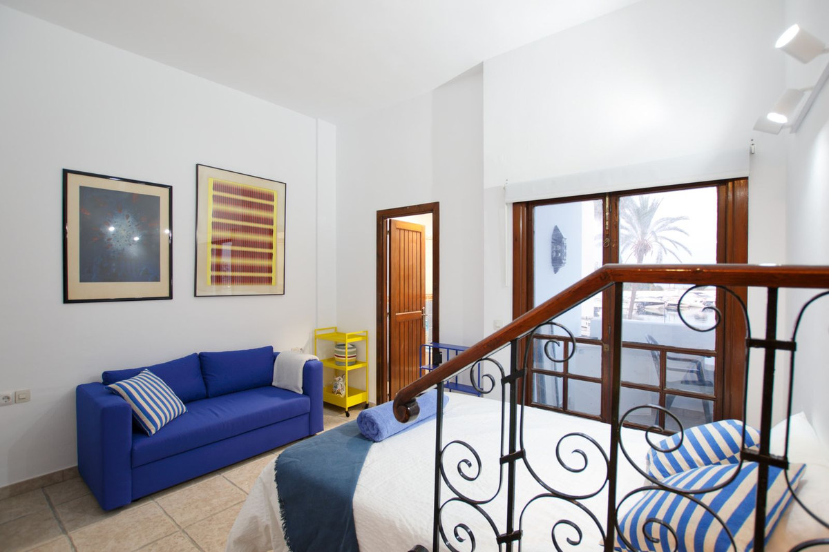 Appartement te koop in Puerto de Cabopino | 4 slaapkamers H5050021