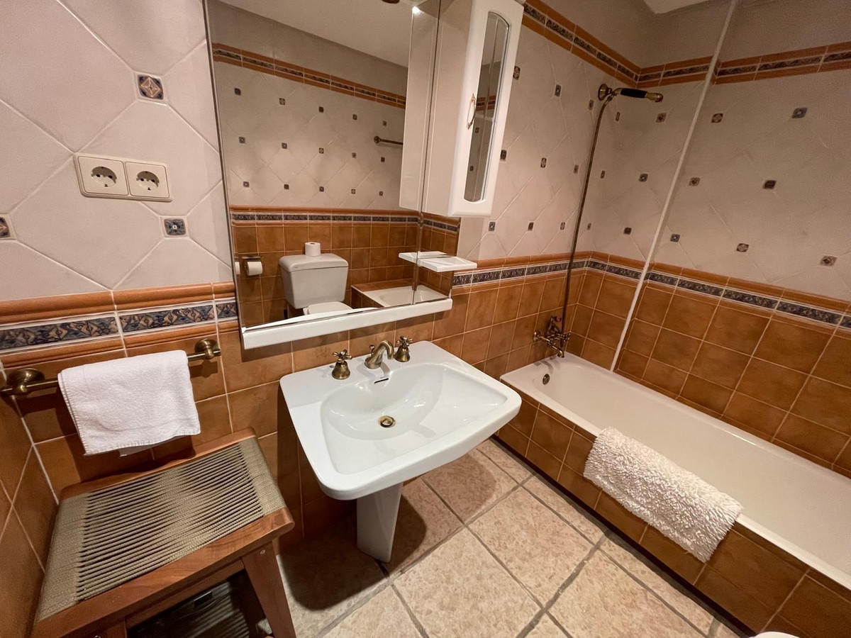 Appartement te koop in Puerto de Cabopino | 4 slaapkamers H5050021