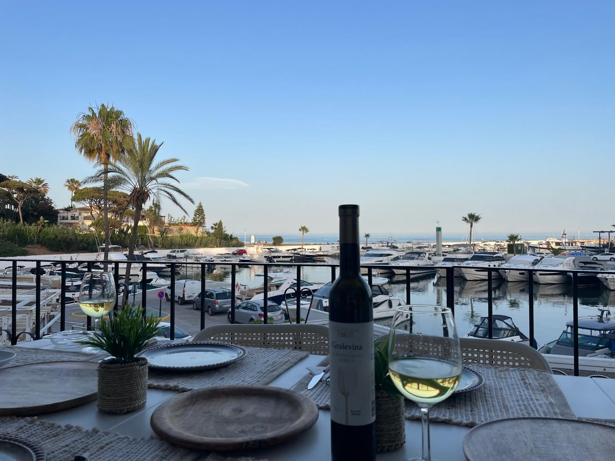 Appartement te koop in Puerto de Cabopino | 4 slaapkamers H5050021