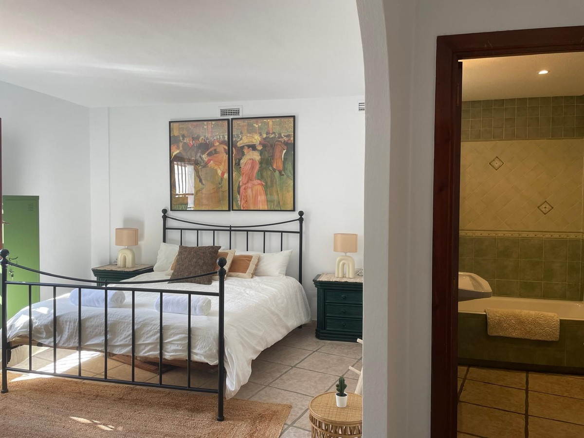 Appartement te koop in Puerto de Cabopino | 4 slaapkamers H5050021