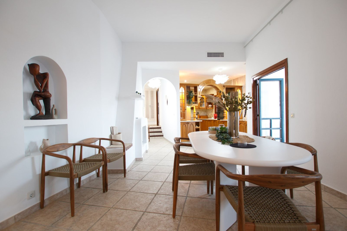 Appartement te koop in Puerto de Cabopino | 4 slaapkamers H5050021