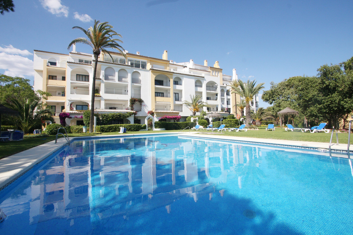 Appartement te koop in Puerto de Cabopino | 2 slaapkamers H5069848
