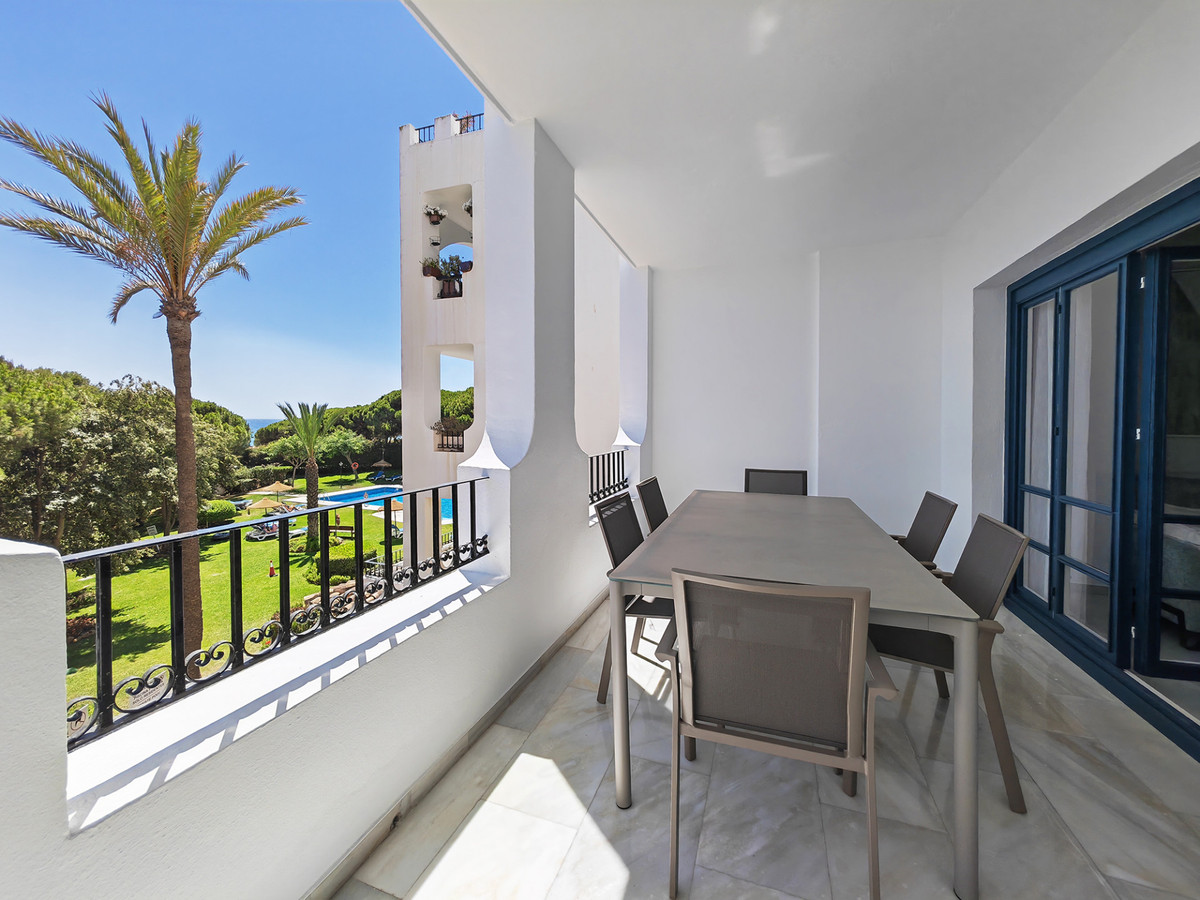 Appartement te koop in Puerto de Cabopino | 2 slaapkamers H5069848