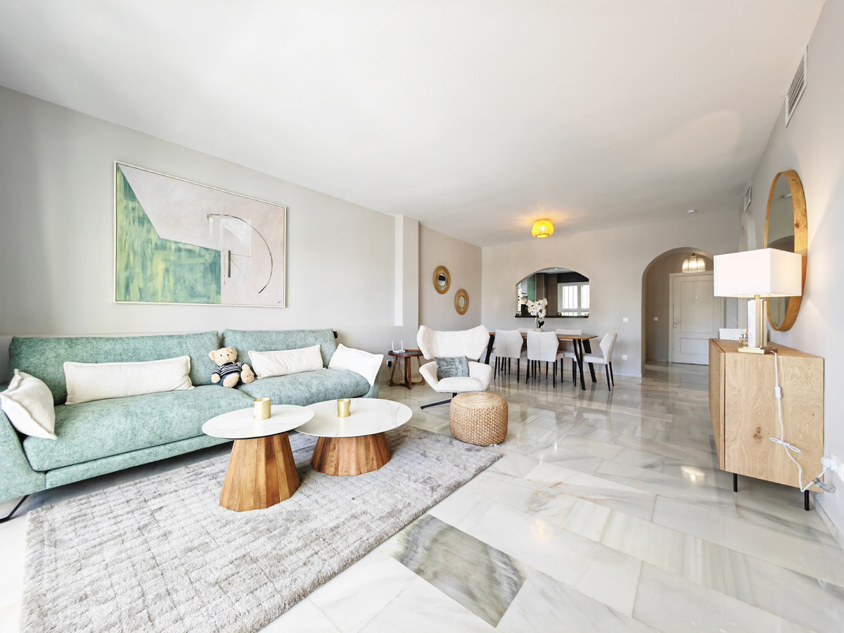 Appartement te koop in Puerto de Cabopino | 2 slaapkamers H5069848