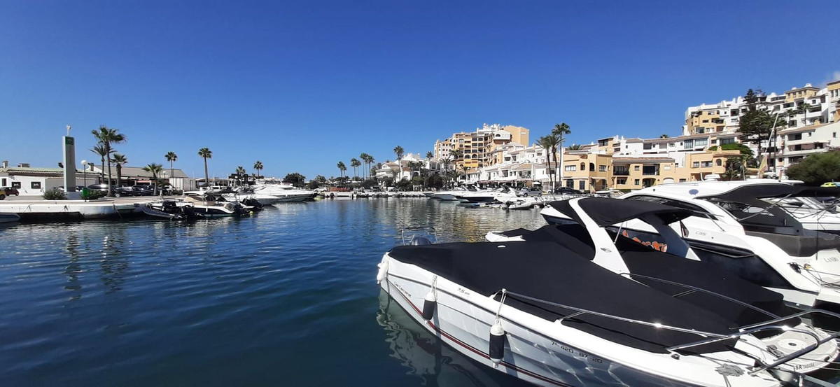 Appartement te koop in Puerto de Cabopino | 0 slaapkamers H5070880