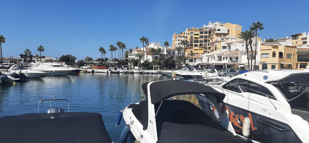 Appartement te koop in Puerto de Cabopino | 0 slaapkamers H5070880