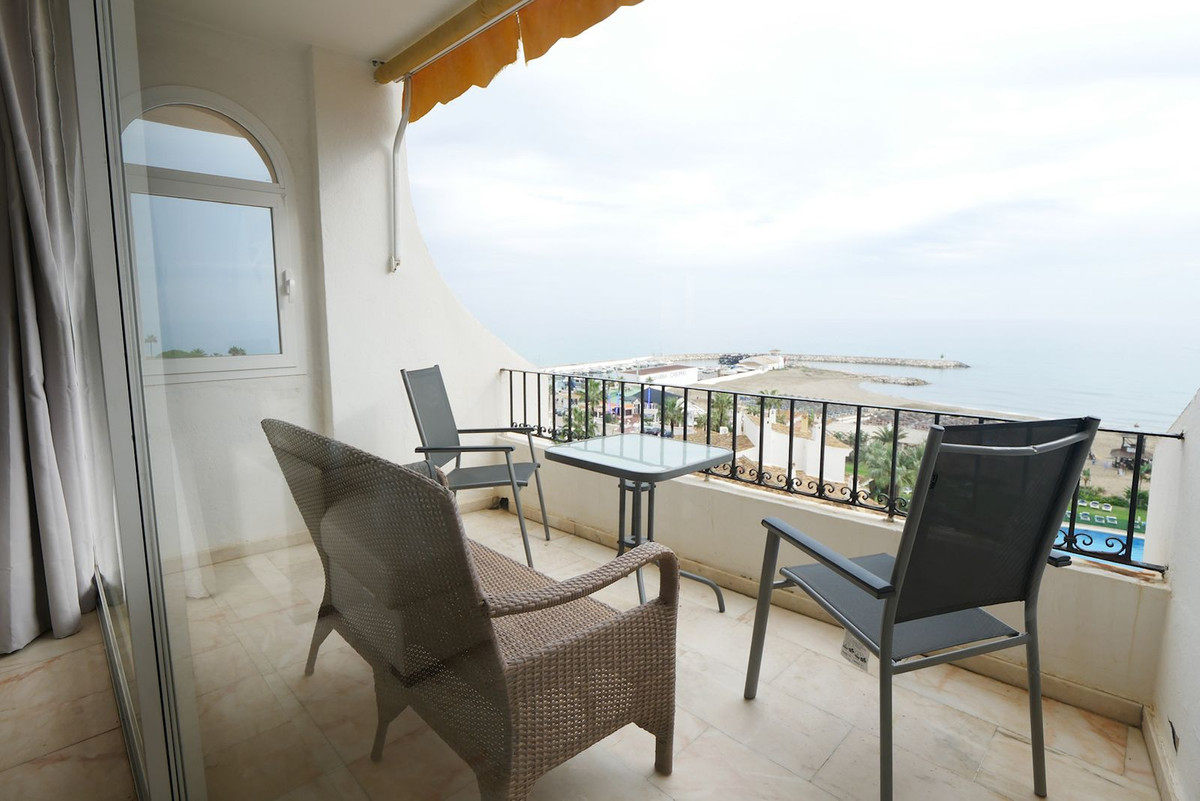 Appartement te koop in Puerto de Cabopino | 2 slaapkamers H5070955