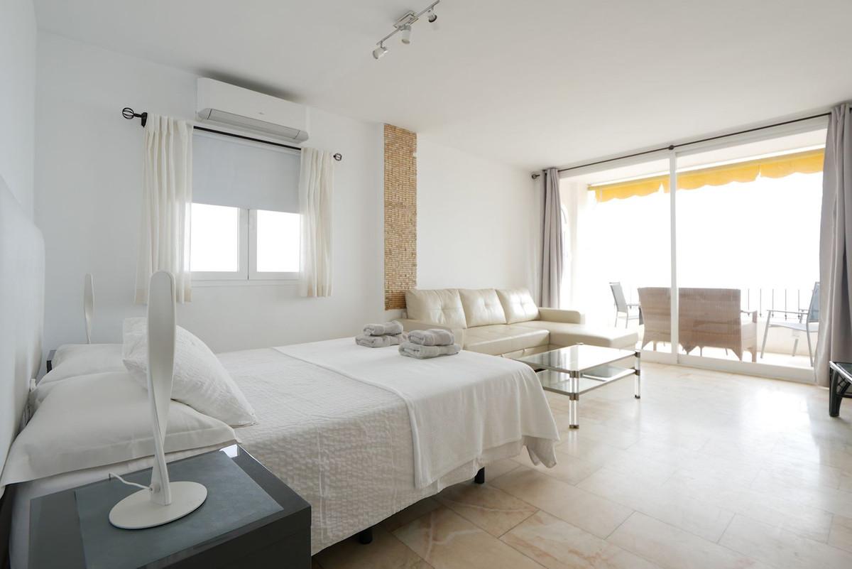 Appartement te koop in Puerto de Cabopino | 2 slaapkamers H5070955