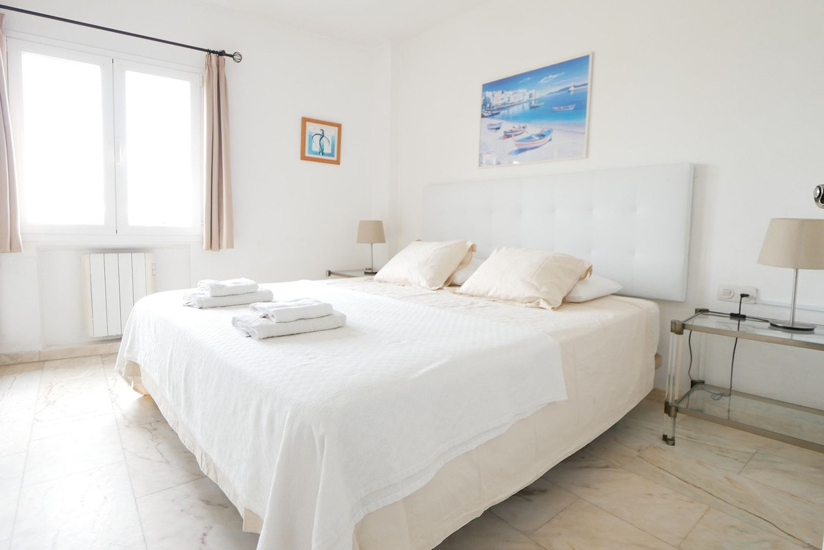Appartement te koop in Puerto de Cabopino | 2 slaapkamers H5070955