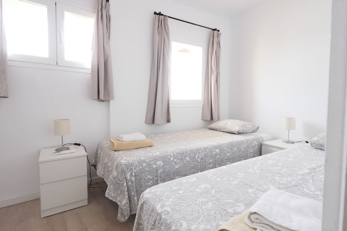 Appartement te koop in Puerto de Cabopino | 2 slaapkamers H5070955