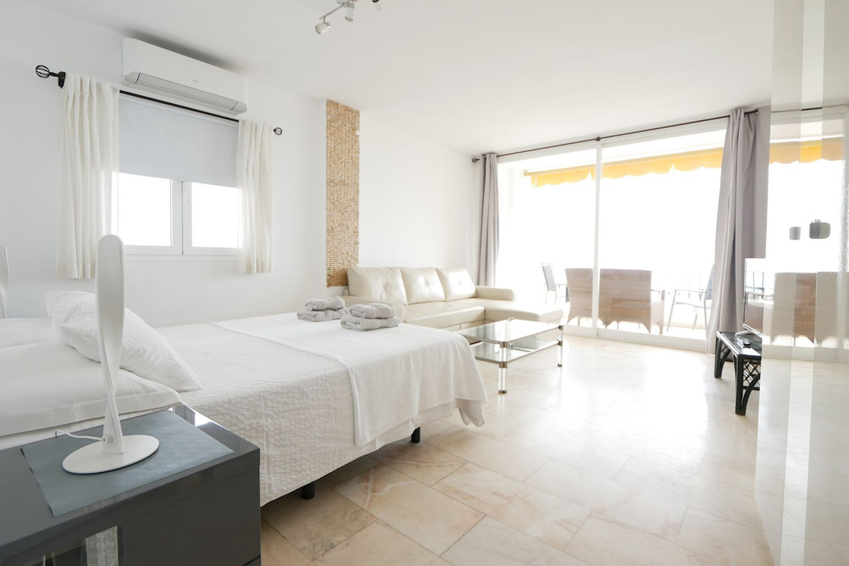Appartement te koop in Puerto de Cabopino | 2 slaapkamers H5070955