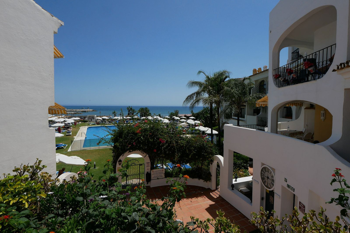 Appartement te koop in Puerto de Cabopino | 2 slaapkamers H5103199