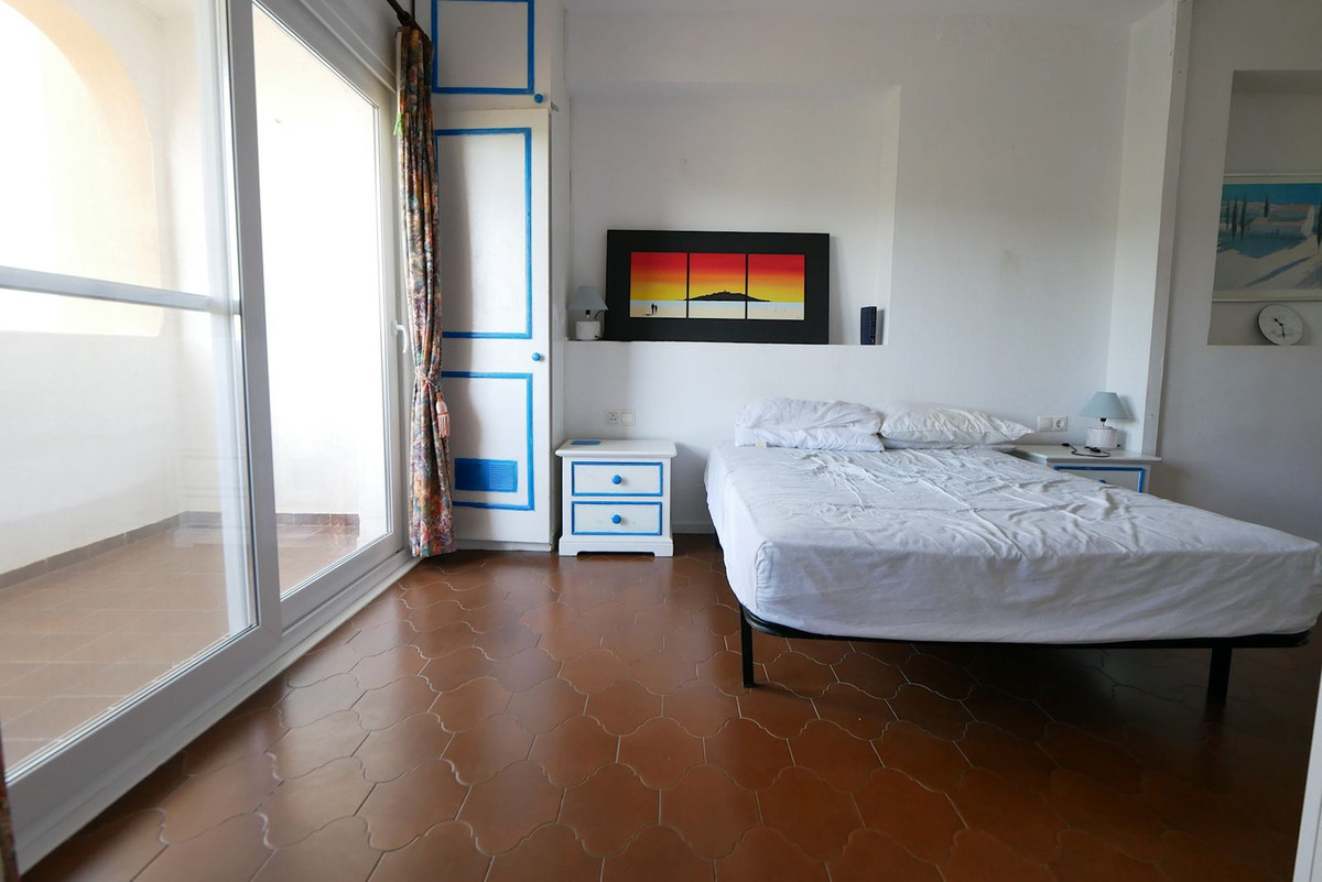 Appartement te koop in Puerto de Cabopino | 2 slaapkamers H5103199