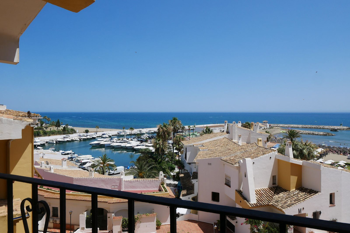 Appartement te koop in Puerto de Cabopino | 2 slaapkamers H5103199