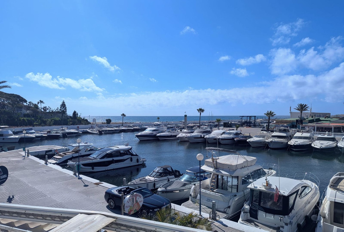 Appartement te koop in Puerto de Cabopino | 2 slaapkamers H5112292