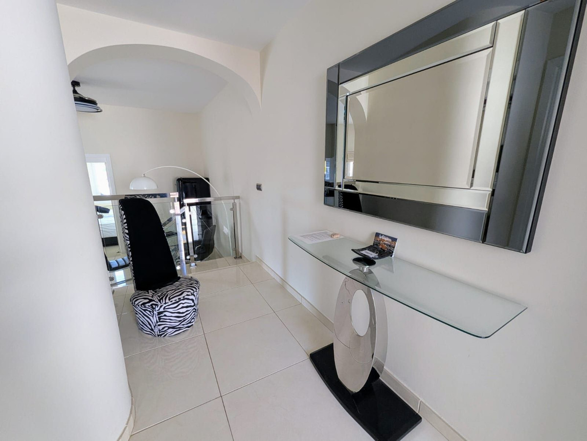 Appartement te koop in Puerto de Cabopino | 2 slaapkamers H5112292