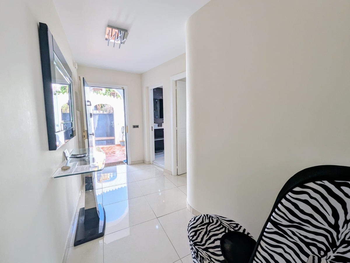 Appartement te koop in Puerto de Cabopino | 2 slaapkamers H5112292