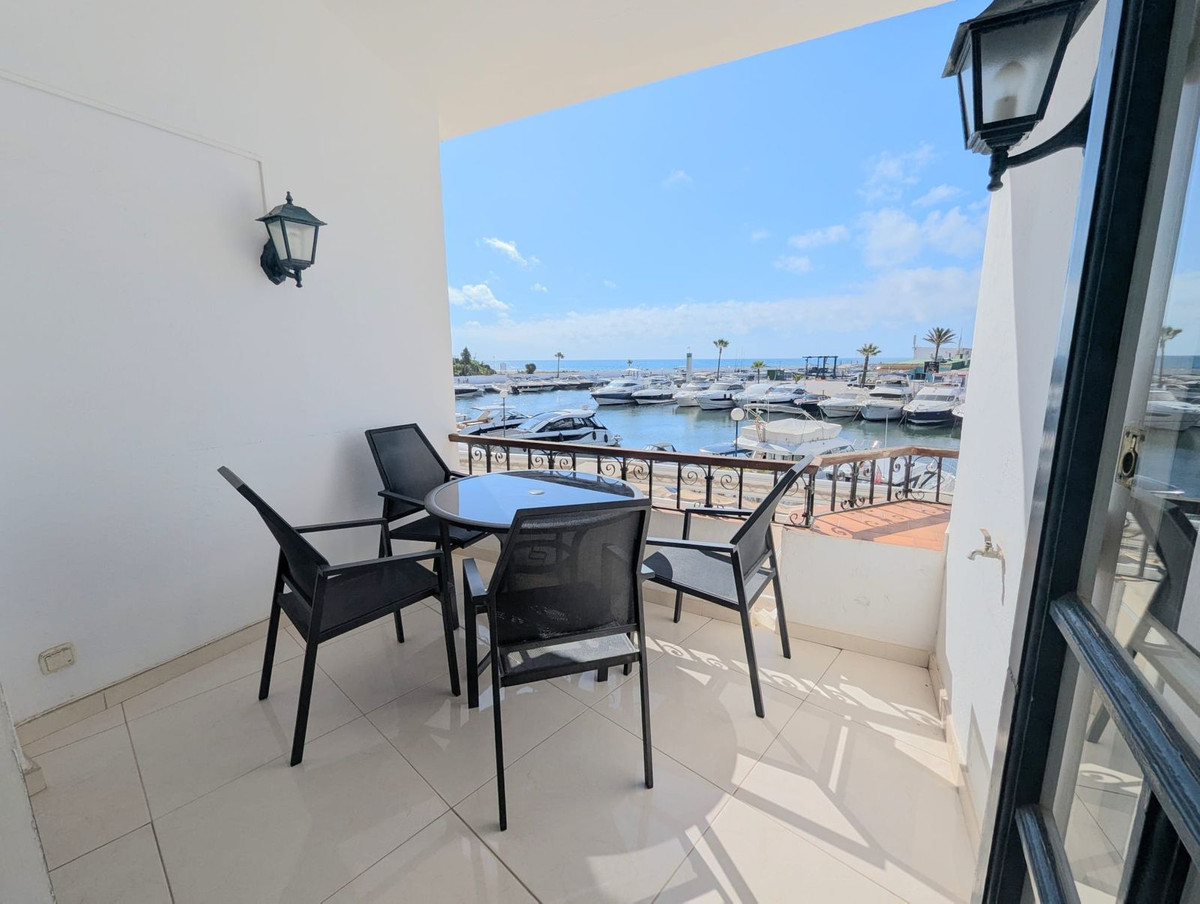 Appartement te koop in Puerto de Cabopino | 2 slaapkamers H5112292