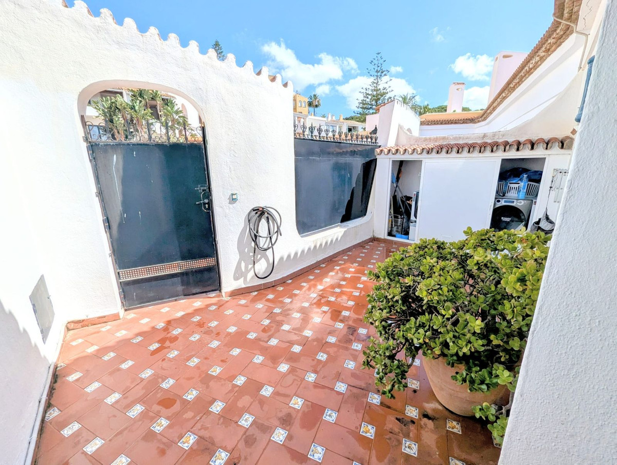 Appartement te koop in Puerto de Cabopino | 2 slaapkamers H5112292
