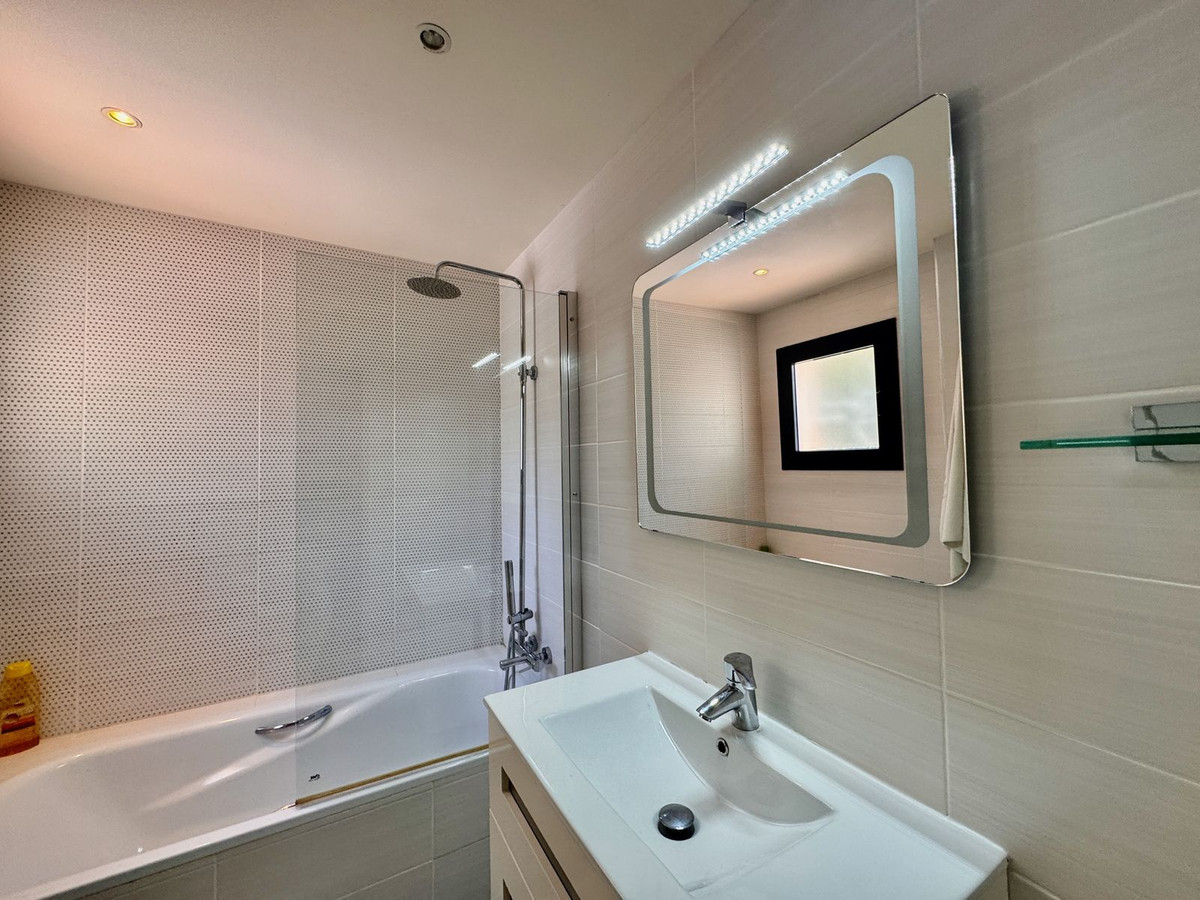 Appartement te koop in Puerto de Cabopino | 3 slaapkamers H5122168