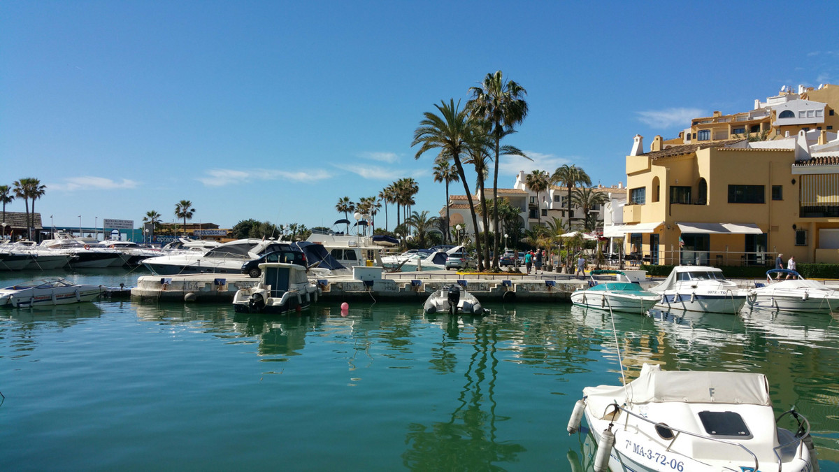 Appartement te koop in Puerto de Cabopino | 3 slaapkamers H5122168