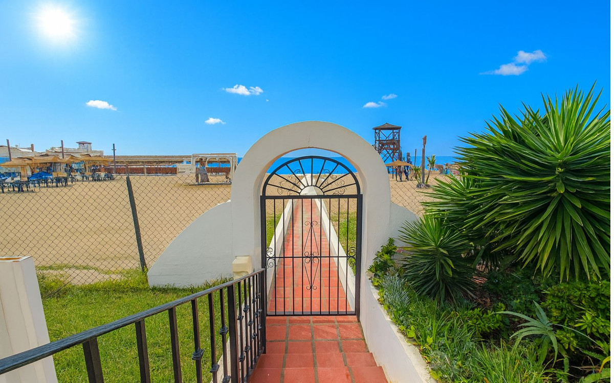 Appartement te koop in Puerto de Cabopino | 2 slaapkamers H5202673