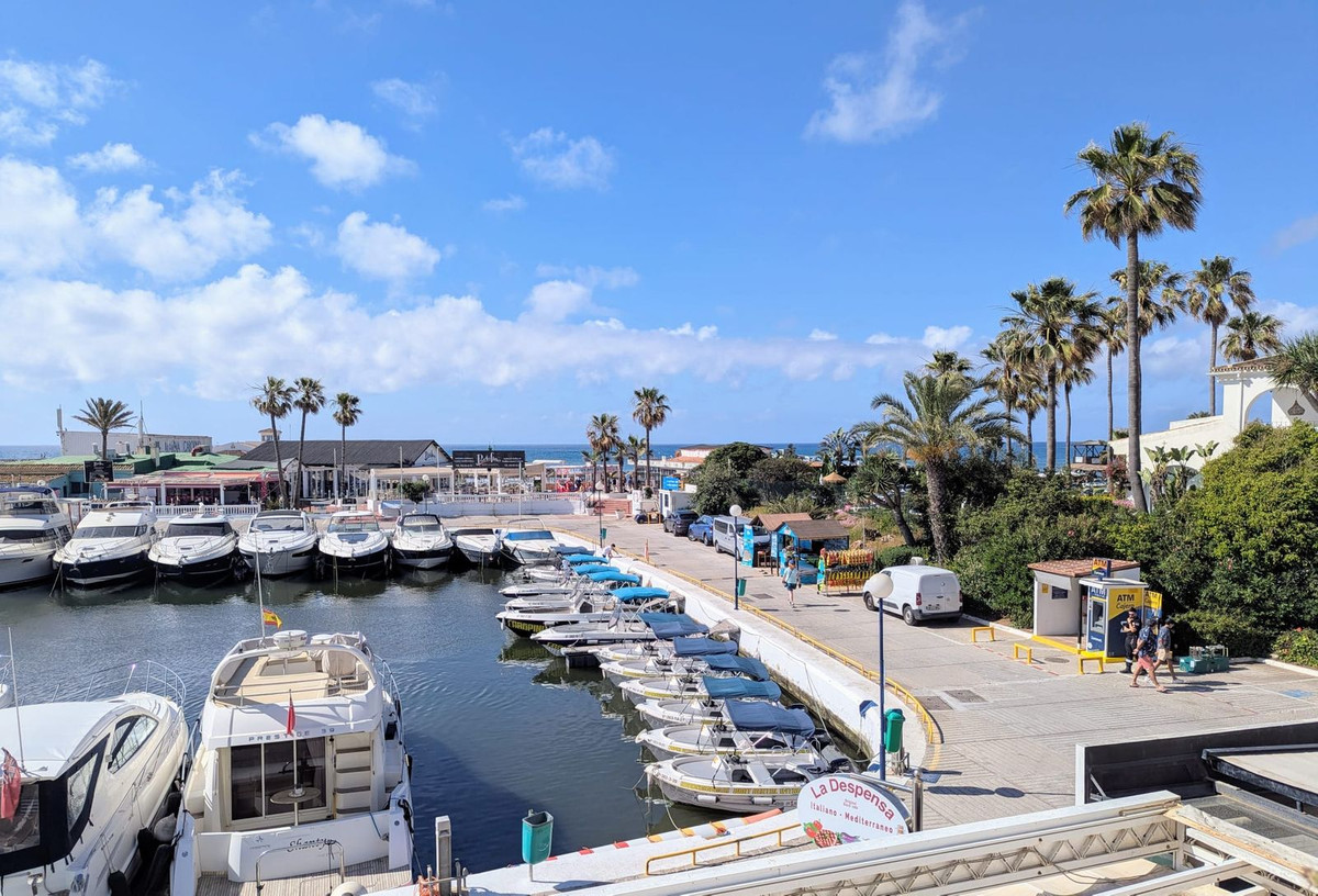 Appartement te koop in Puerto de Cabopino | 2 slaapkamers H5202673