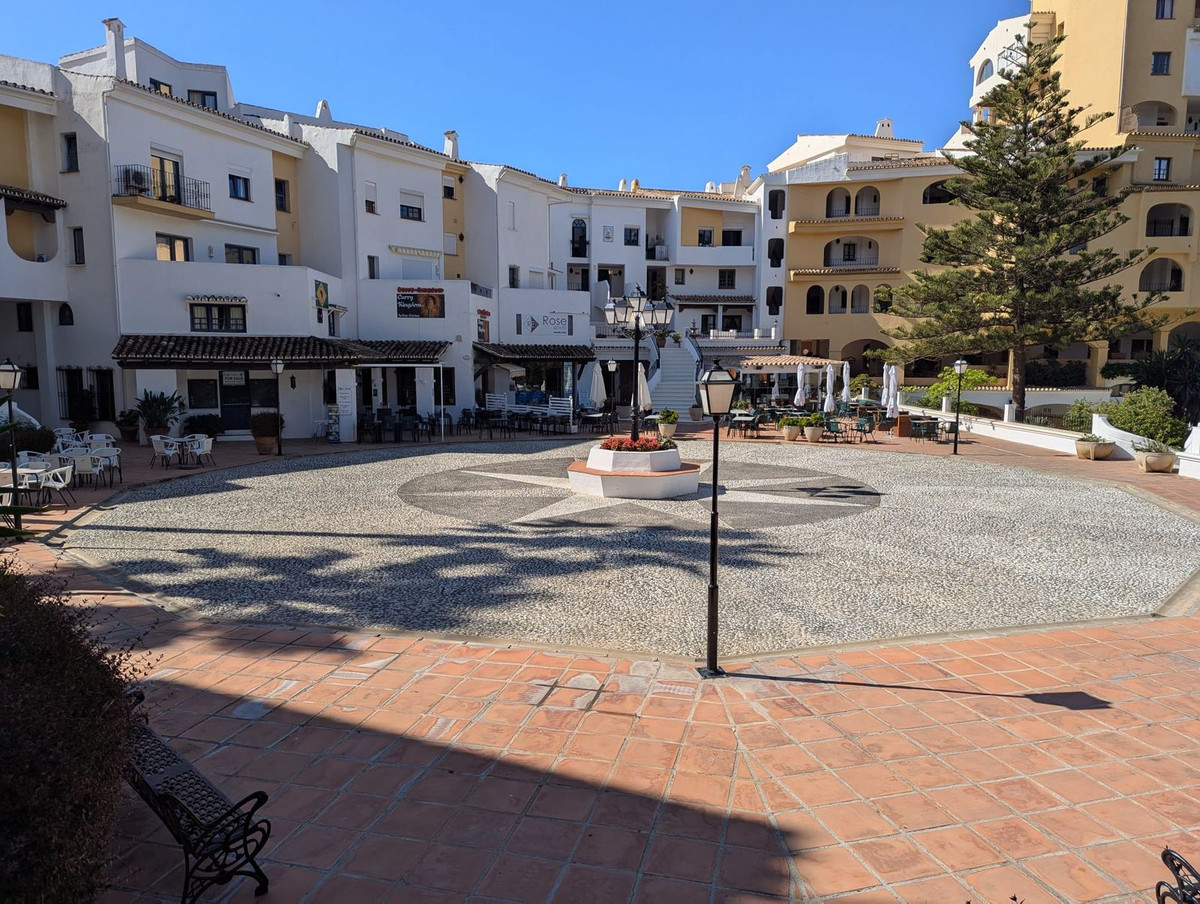 Appartement te koop in Puerto de Cabopino | 2 slaapkamers H5202673
