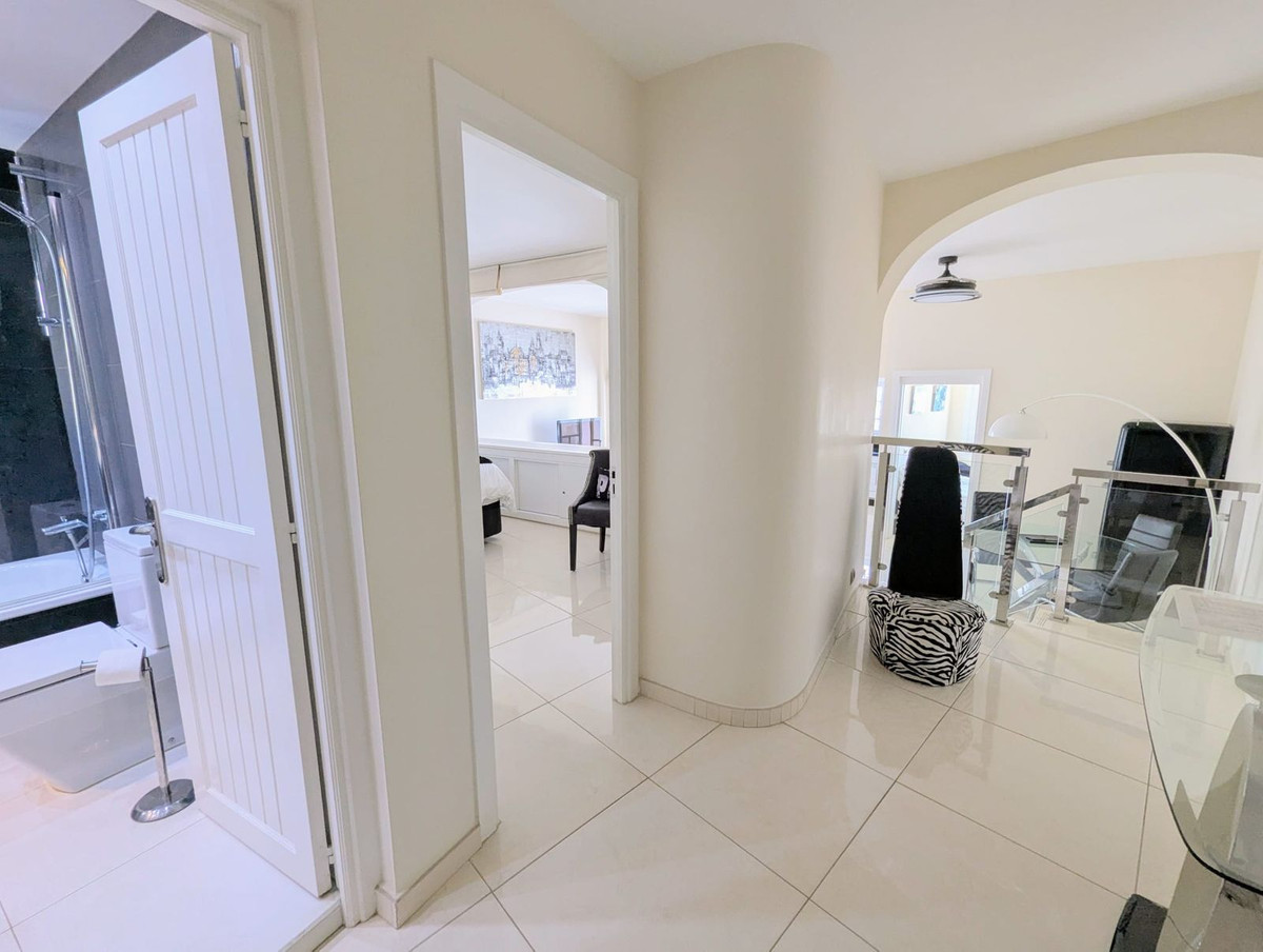 Appartement te koop in Puerto de Cabopino | 2 slaapkamers H5202673