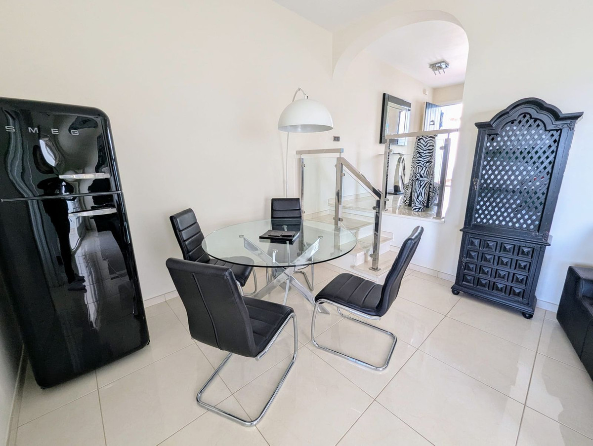 Appartement te koop in Puerto de Cabopino | 2 slaapkamers H5202673