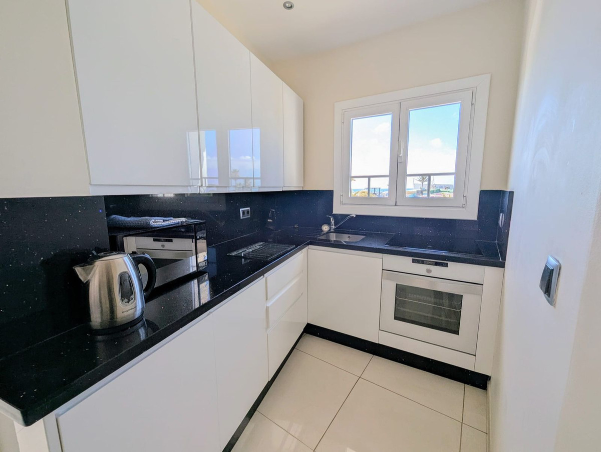 Appartement te koop in Puerto de Cabopino | 2 slaapkamers H5202673