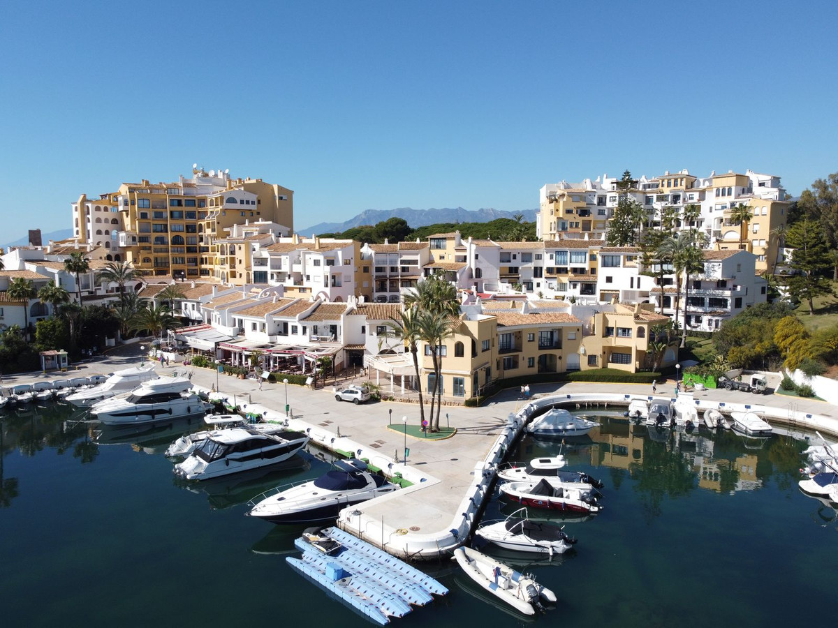 Appartement te koop in Puerto de Cabopino | 1 slaapkamers H5208886