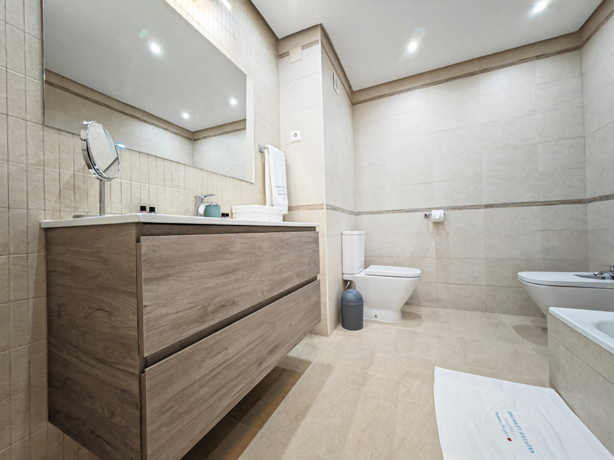 Appartement te koop in Puerto de Cabopino | 2 slaapkamers H5265034