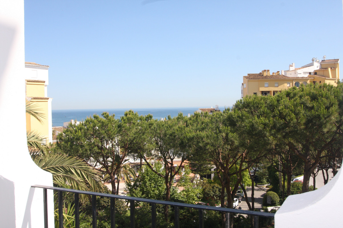 Appartement te koop in Puerto de Cabopino | 2 slaapkamers H5265034