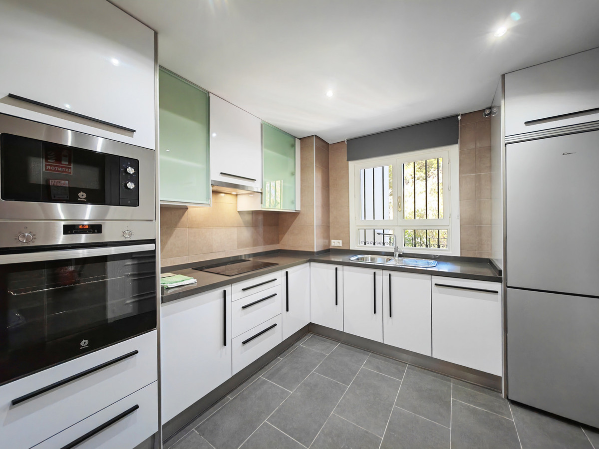 Appartement te koop in Puerto de Cabopino | 2 slaapkamers H5265034