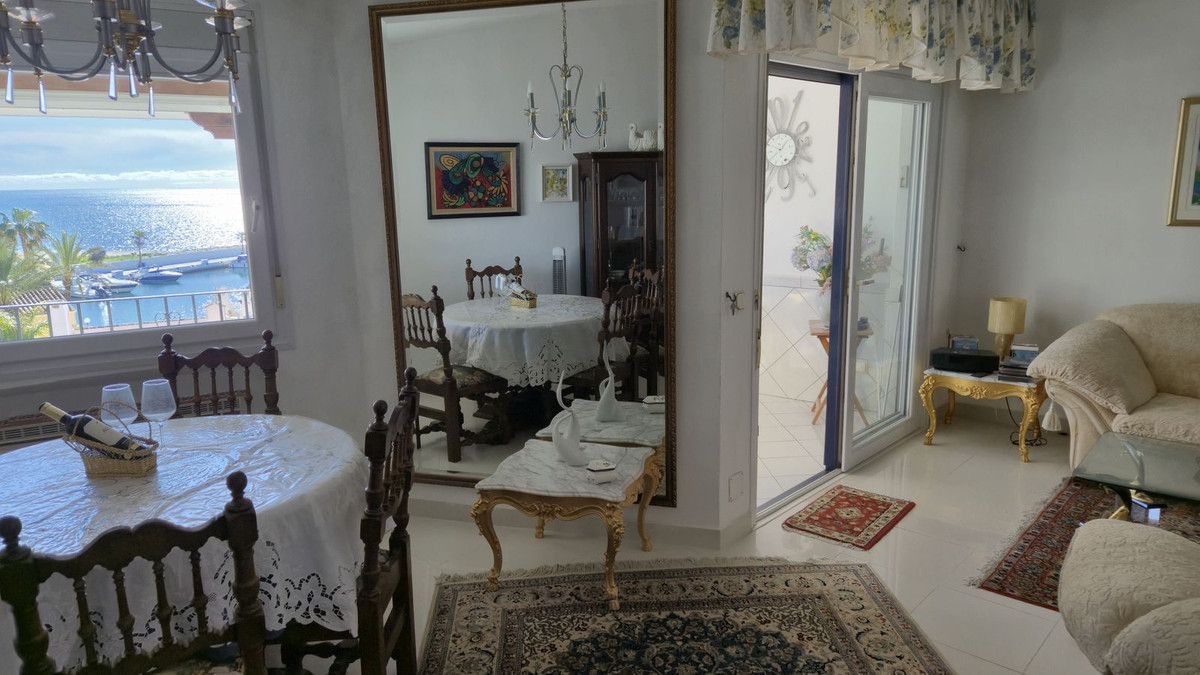 Appartement te koop in Puerto de Cabopino | 1 slaapkamers H5317552