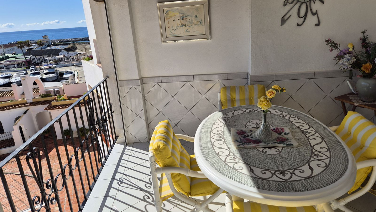 Appartement te koop in Puerto de Cabopino | 1 slaapkamers H5317552