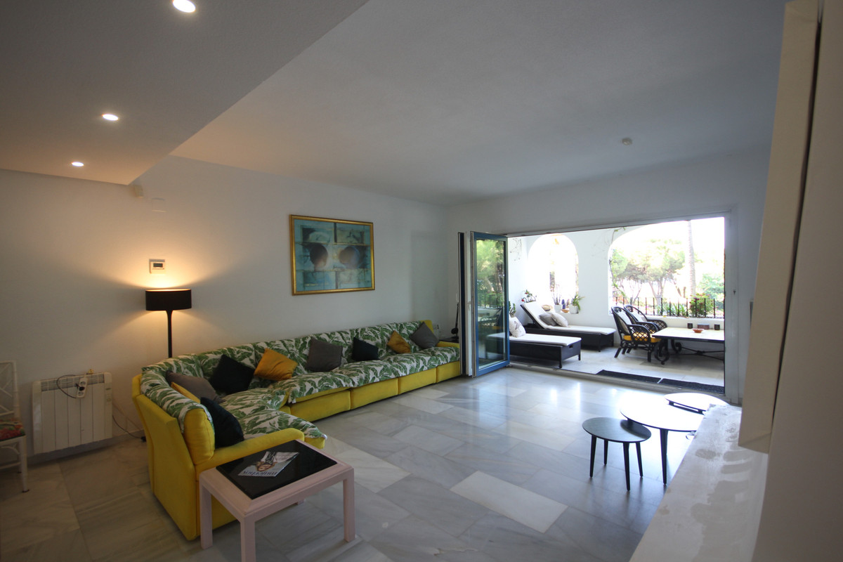 Appartement te koop in Puerto de Cabopino | 3 slaapkamers H5367055