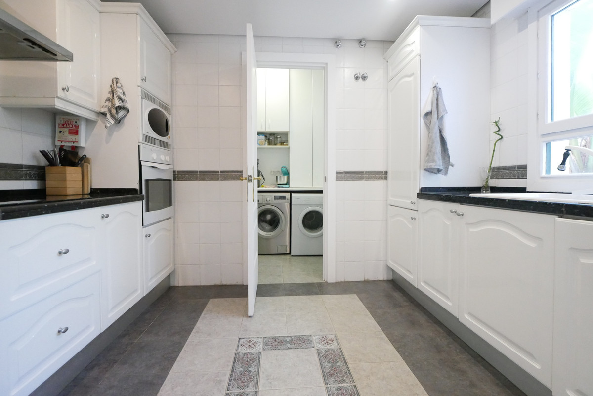 Appartement te koop in Puerto de Cabopino | 3 slaapkamers H5367055