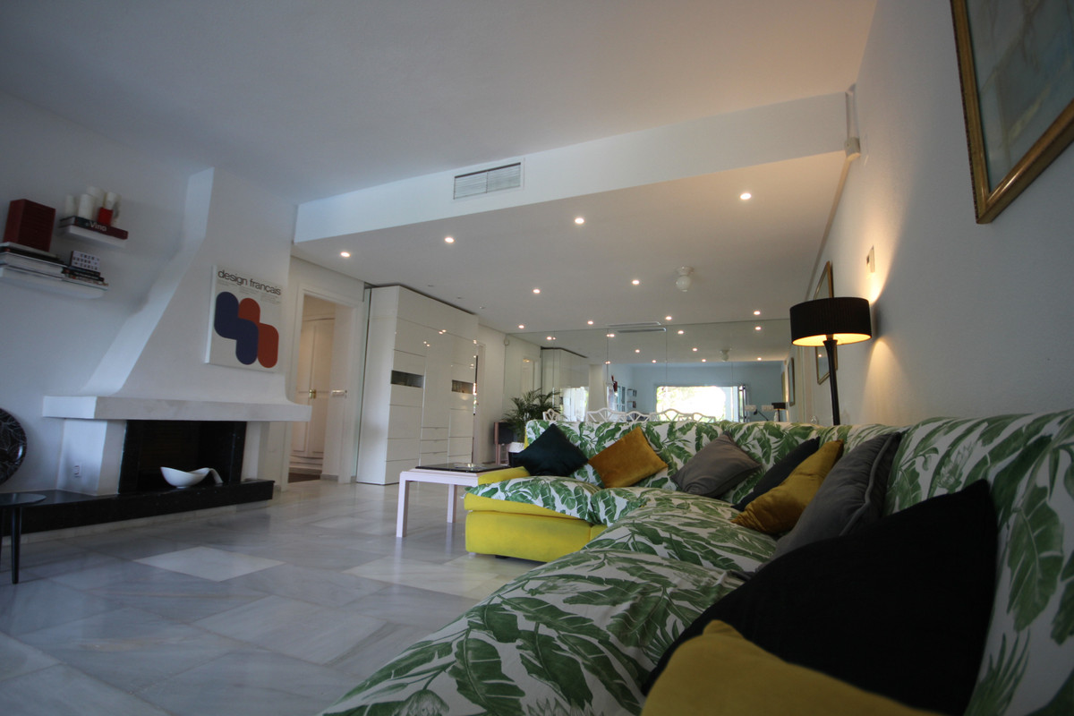 Appartement te koop in Puerto de Cabopino | 3 slaapkamers H5367055