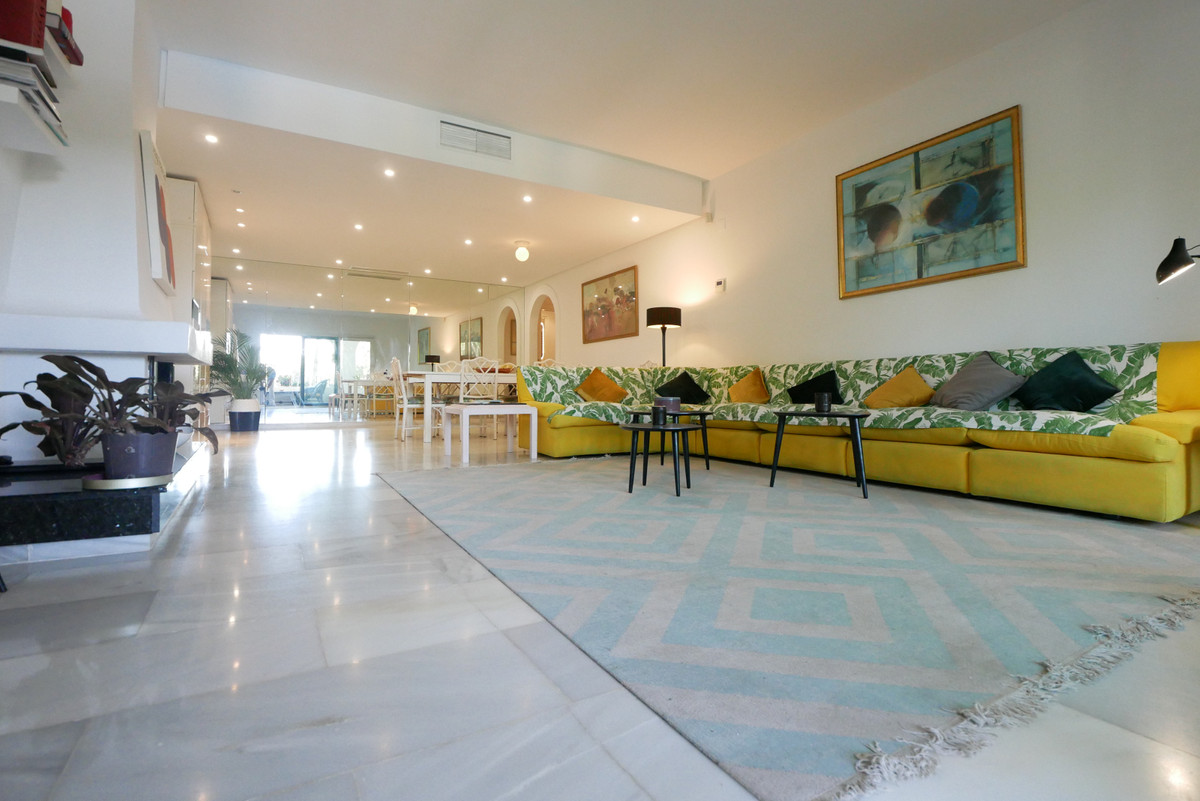 Appartement te koop in Puerto de Cabopino | 3 slaapkamers H5367055