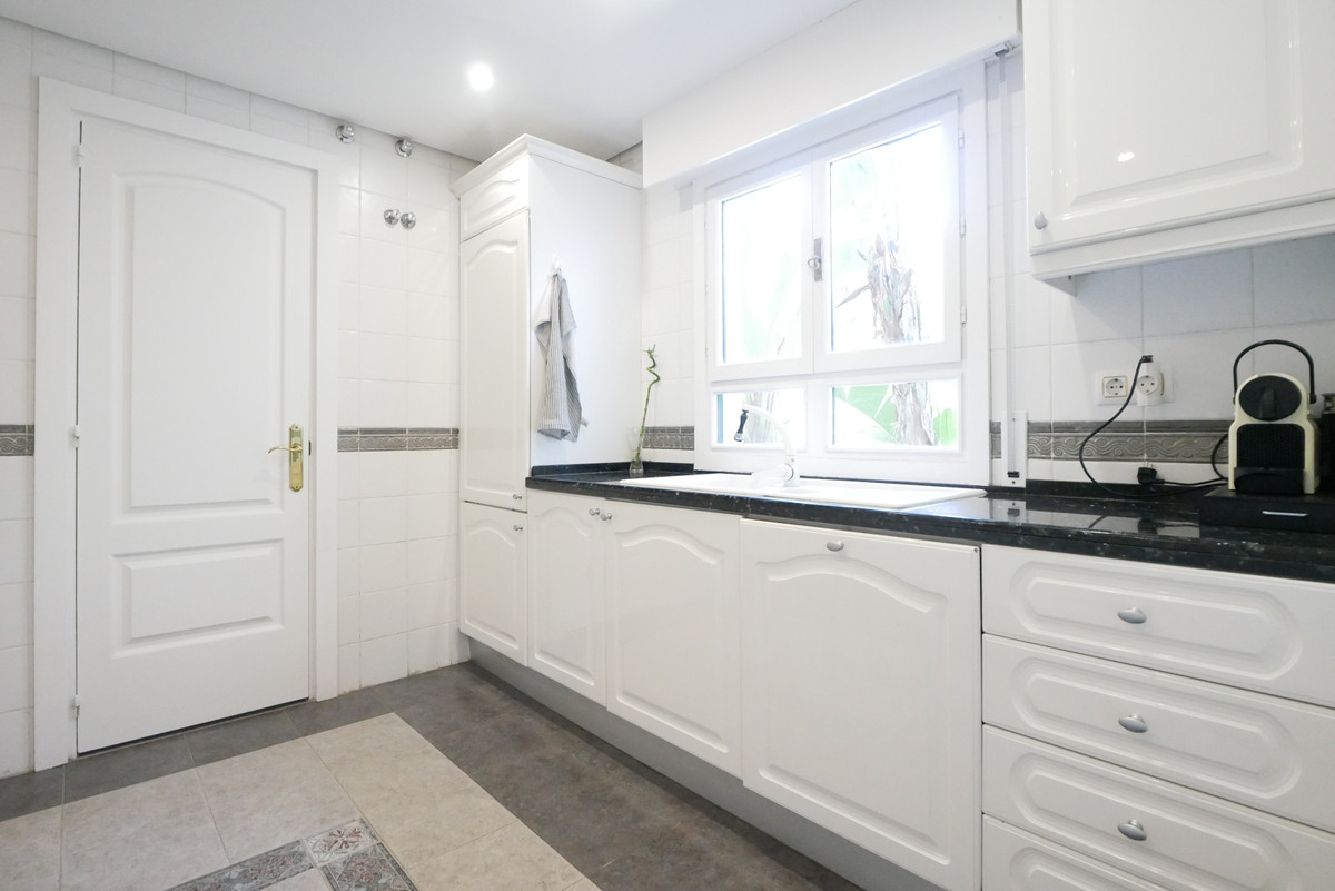 Appartement te koop in Puerto de Cabopino | 3 slaapkamers H5367055