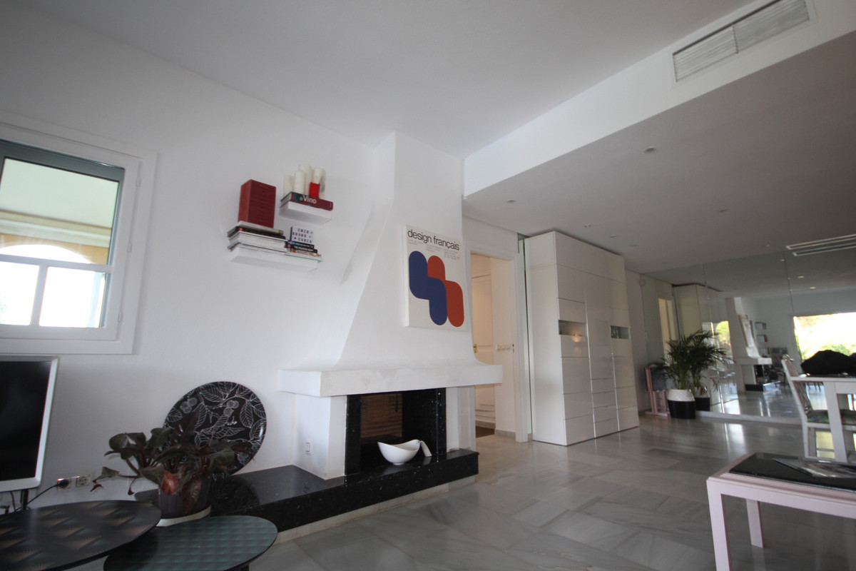 Appartement te koop in Puerto de Cabopino | 3 slaapkamers H5367055