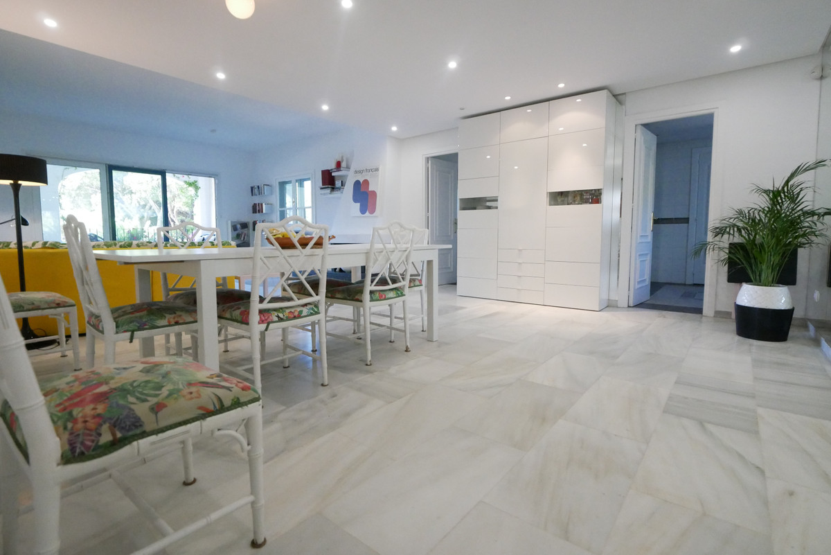 Appartement te koop in Puerto de Cabopino | 3 slaapkamers H5367055