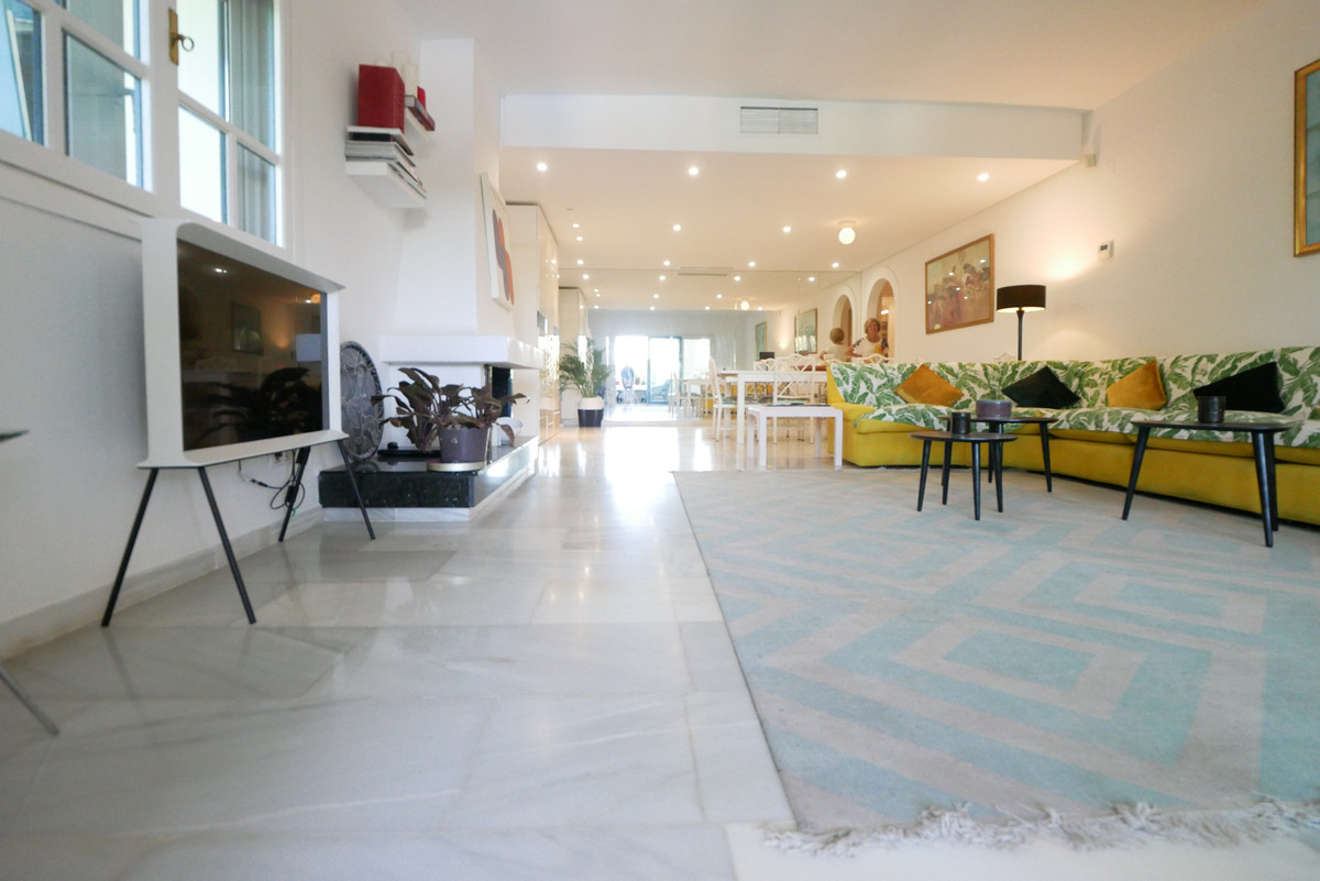 Appartement te koop in Puerto de Cabopino | 3 slaapkamers H5367055